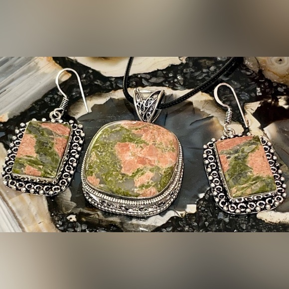 Unakite Jasper Pendant & Earrings Set - Picture 7 of 10